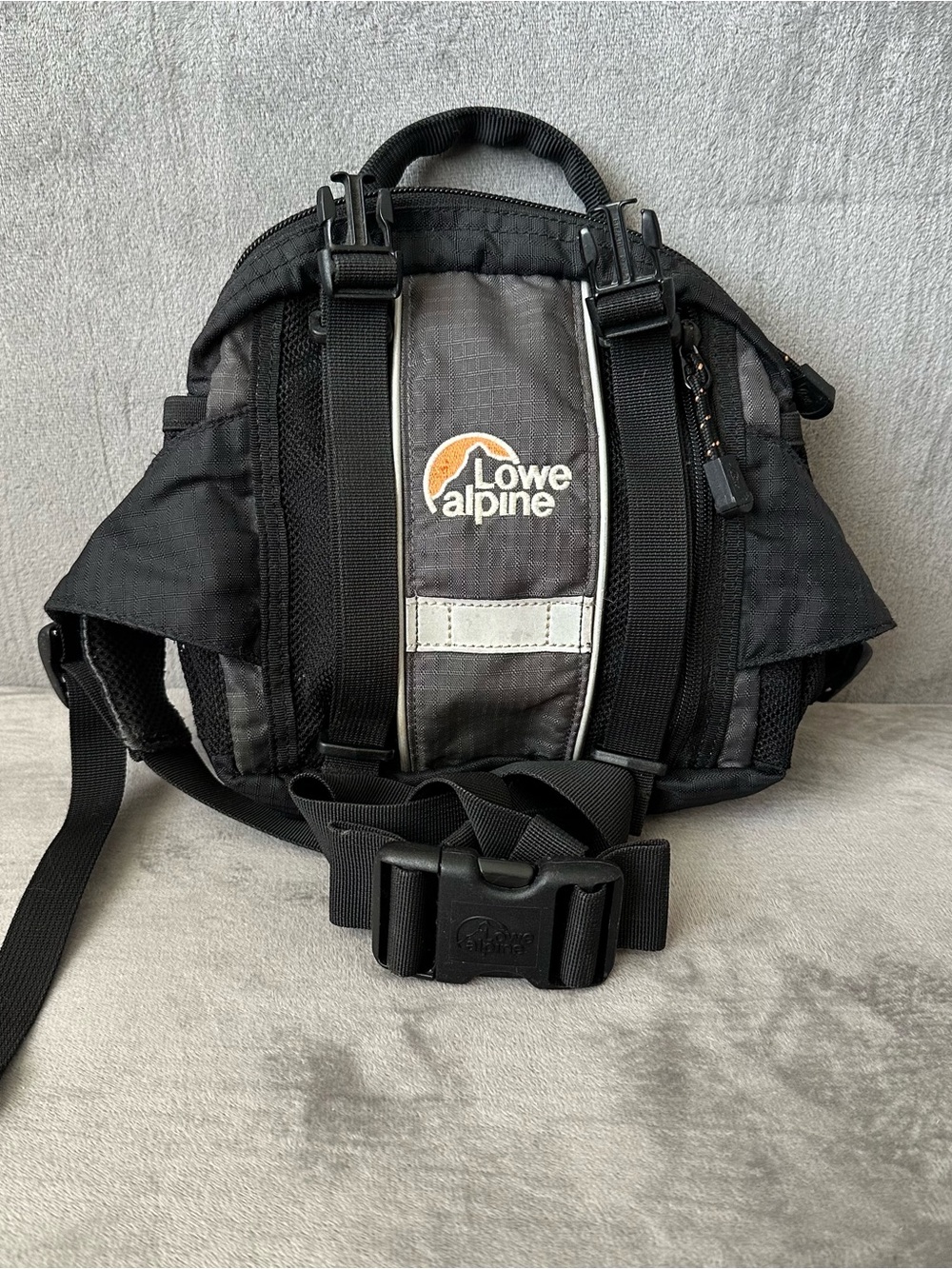 Alpine Black/Grey Compact Hiking BeltPack
